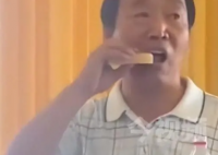 老牌国货董事长为证无害直接吃肥皂 坚持生产“零石化添加”的洗涤剂