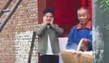 弟弟结婚董宇辉回家帮忙成碍眼包 无论他站在哪里，都会碍事