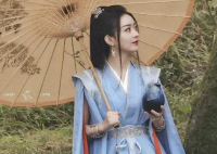 与凤行电视剧剧情介绍 沈璃自幼狂傲不羁