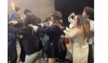 西安年轻人凌晨3点在城墙下跳舞 一种独特的表达方式