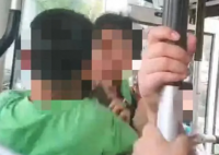 女子公交车上连扇男孩耳光 起因是什么