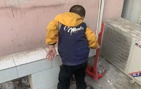 被生母虐待致残男童仍惦记妈妈 如何才能避免或者减轻此类悲剧的再次发生?