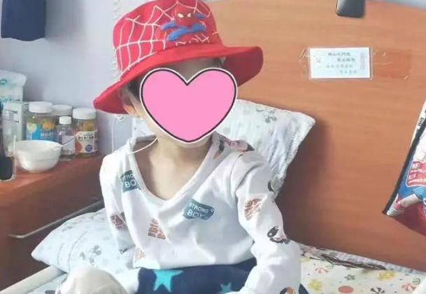 5岁男童患“超级罕见病” 　鲜为人知的罕见病确诊过程曲折而艰难