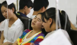 潍坊一中学百余名学生疑食物中毒 引发网友的广泛讨论