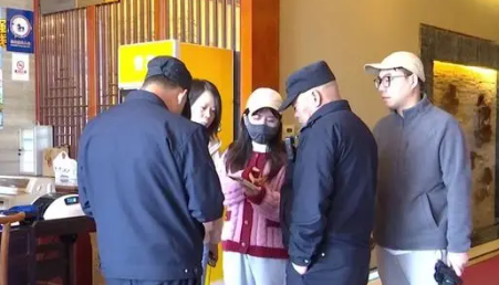 女子随错份子钱1200拿不回来了 背后隐藏了什么秘密？