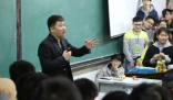 张雪峰称国内考试卷考生留学卷家庭 我们为什么要考研?
