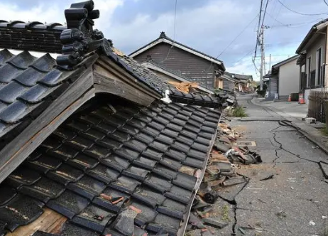 日本居民拍到地震时地壳位移 地壳运动能被人的肉眼所见吗?