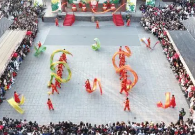 春节经济“热辣滚烫” 龙腾华夏，活力升温 