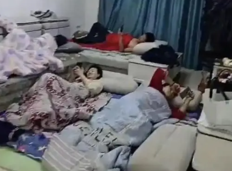 长春一家人春节聚会近20人同住 为何不就近找宾馆入住?