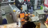 男子连续11天刮刮乐兑奖 店主报警 这到底是怎么回事？
