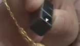 送妻子的金项链竟被磁铁吸起 这到底是怎么回事？