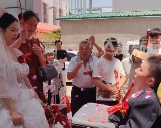 被断言活不过18岁的渐冻症男子结婚 究竟是怎么回事？