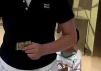 媒体评男童进女更衣室引冲突 事件始末最新消息