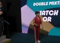 混双决赛前邓亚萍为啥敲三下木棍 到底是什么意思？