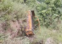 电力工程抢险车翻落山崖 1人遇难 实在太悲剧了